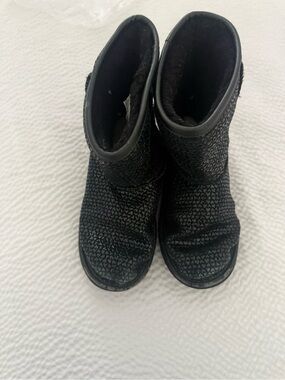 UGG Kids Black Textured Short Boots